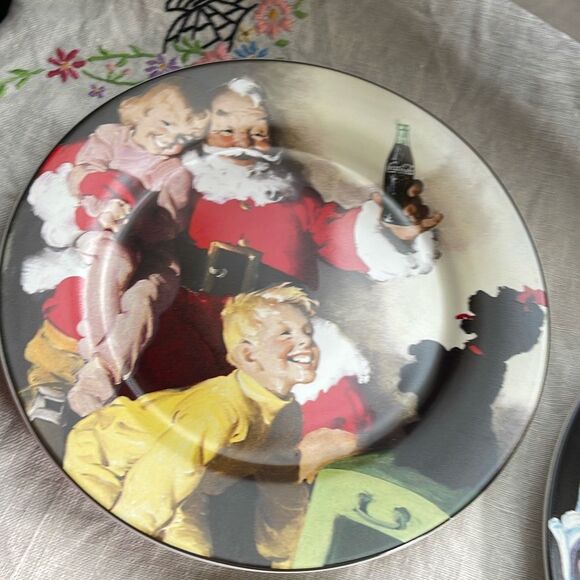 Lot of 3 Coca-Cola Santa plates in original box. - Picture 7 of 8